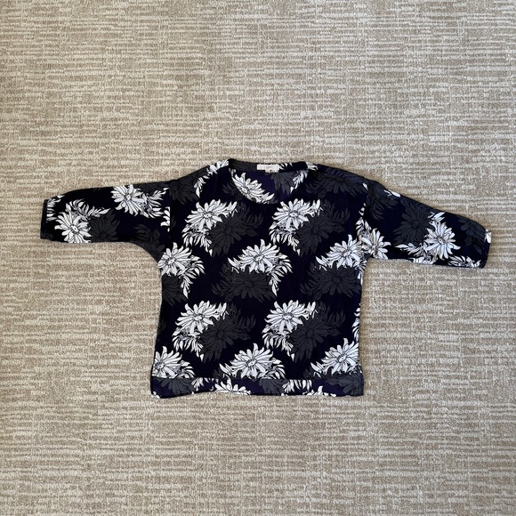 LOFT Floral Lightweight 3/4 sleeve top - Picture 1 of 5